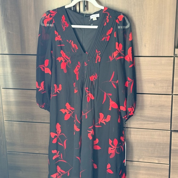 NWT Calvin Klein Black Shift Dress with Red Floral Design - Picture 5 of 11
